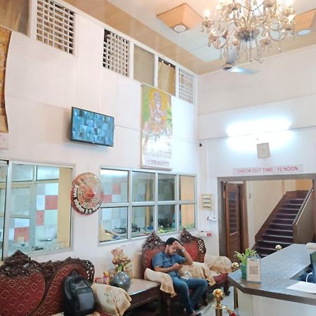 Kusum Hotel Dibrugarh Exteriör bild