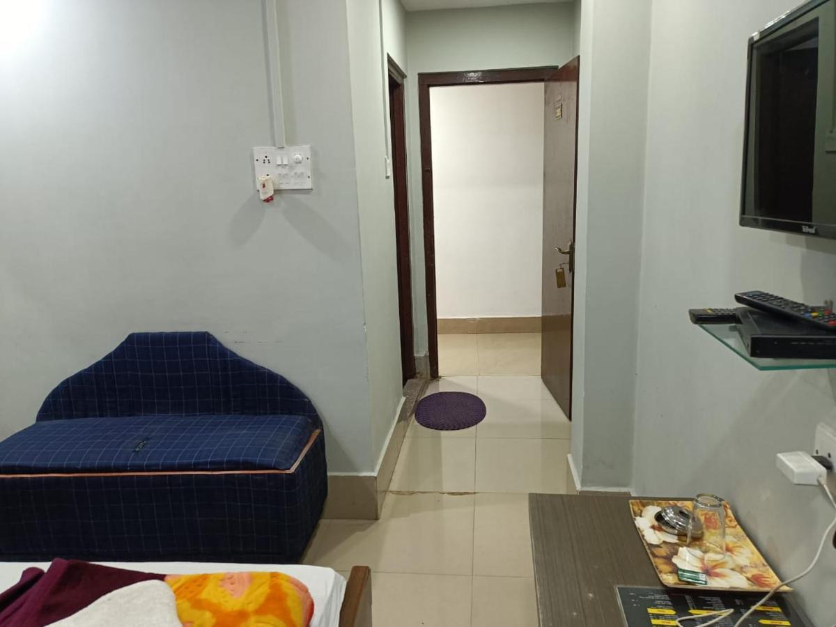 Kusum Hotel Dibrugarh Exteriör bild