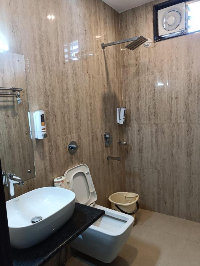 Kusum Hotel Dibrugarh Exteriör bild
