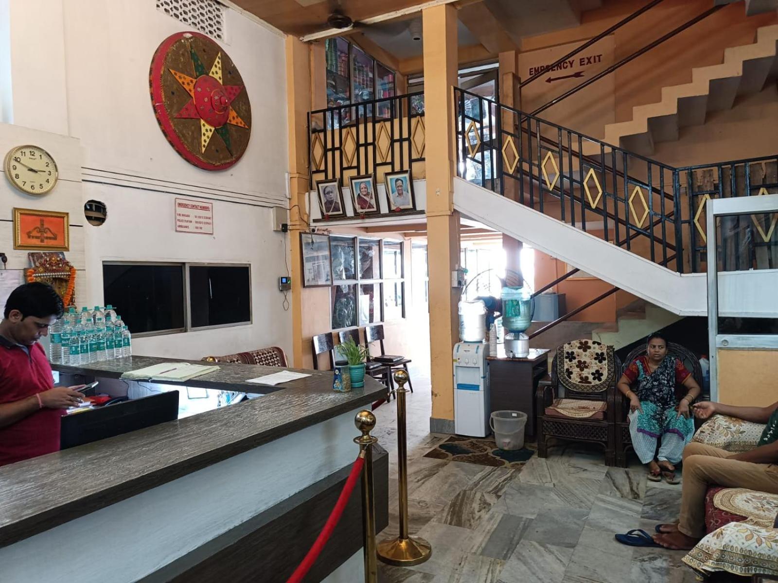 Kusum Hotel Dibrugarh Exteriör bild
