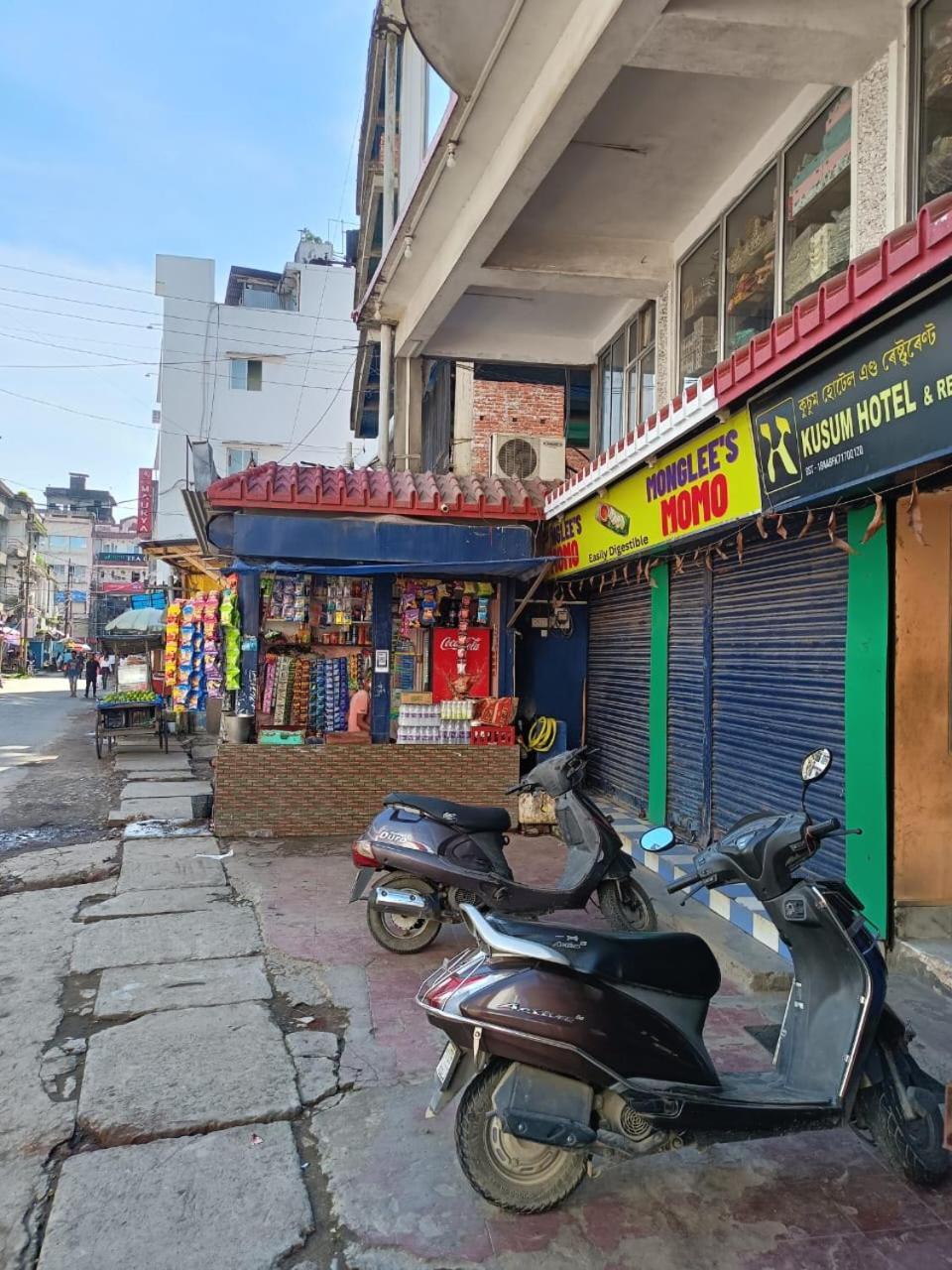 Kusum Hotel Dibrugarh Exteriör bild