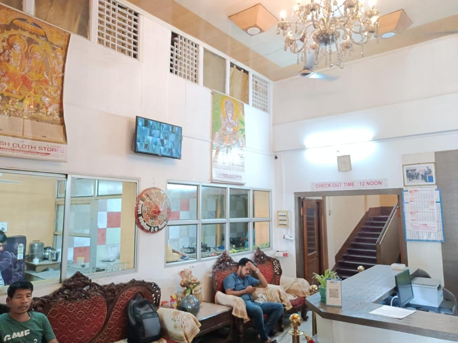 Kusum Hotel Dibrugarh Exteriör bild