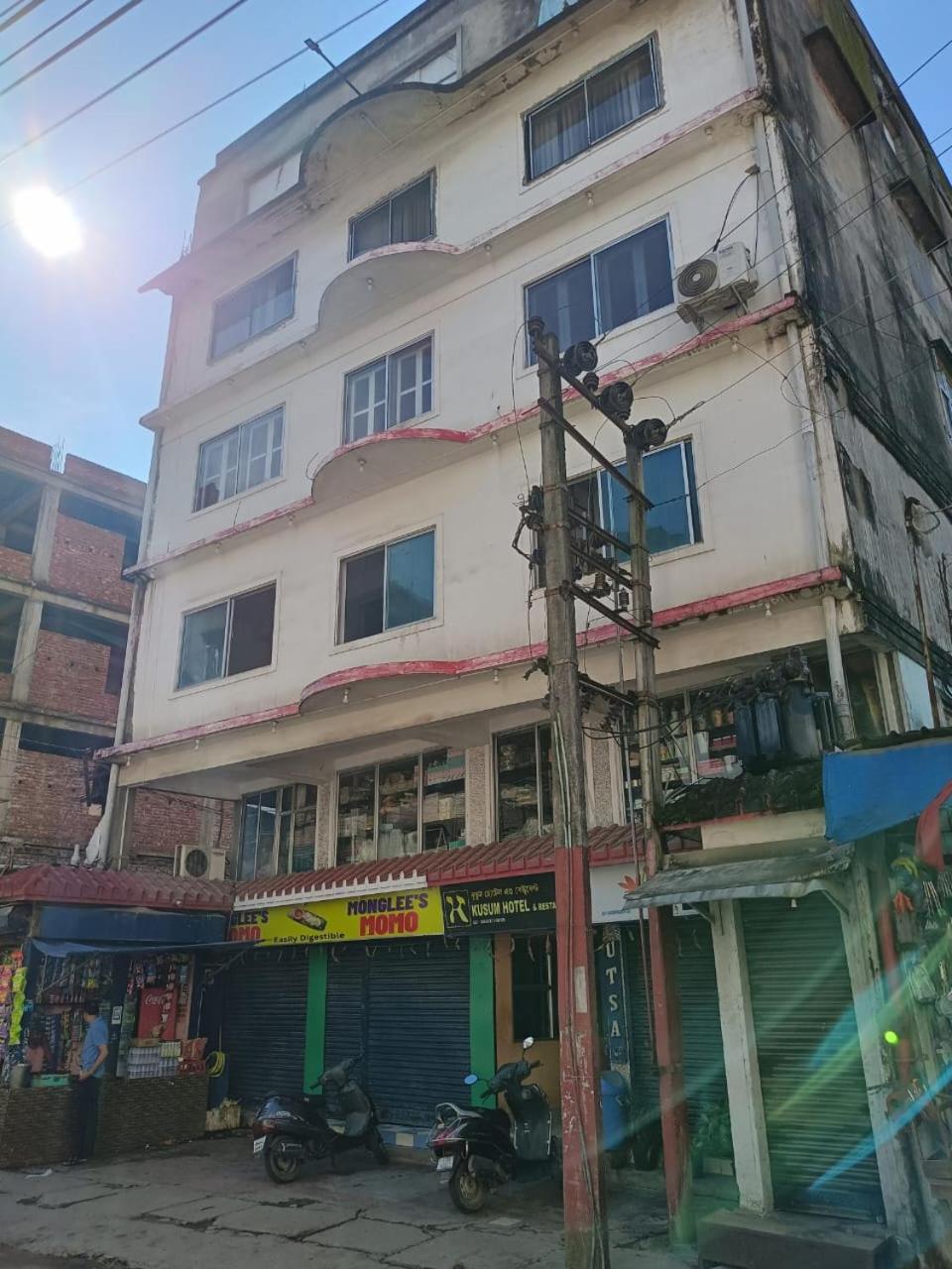 Kusum Hotel Dibrugarh Exteriör bild