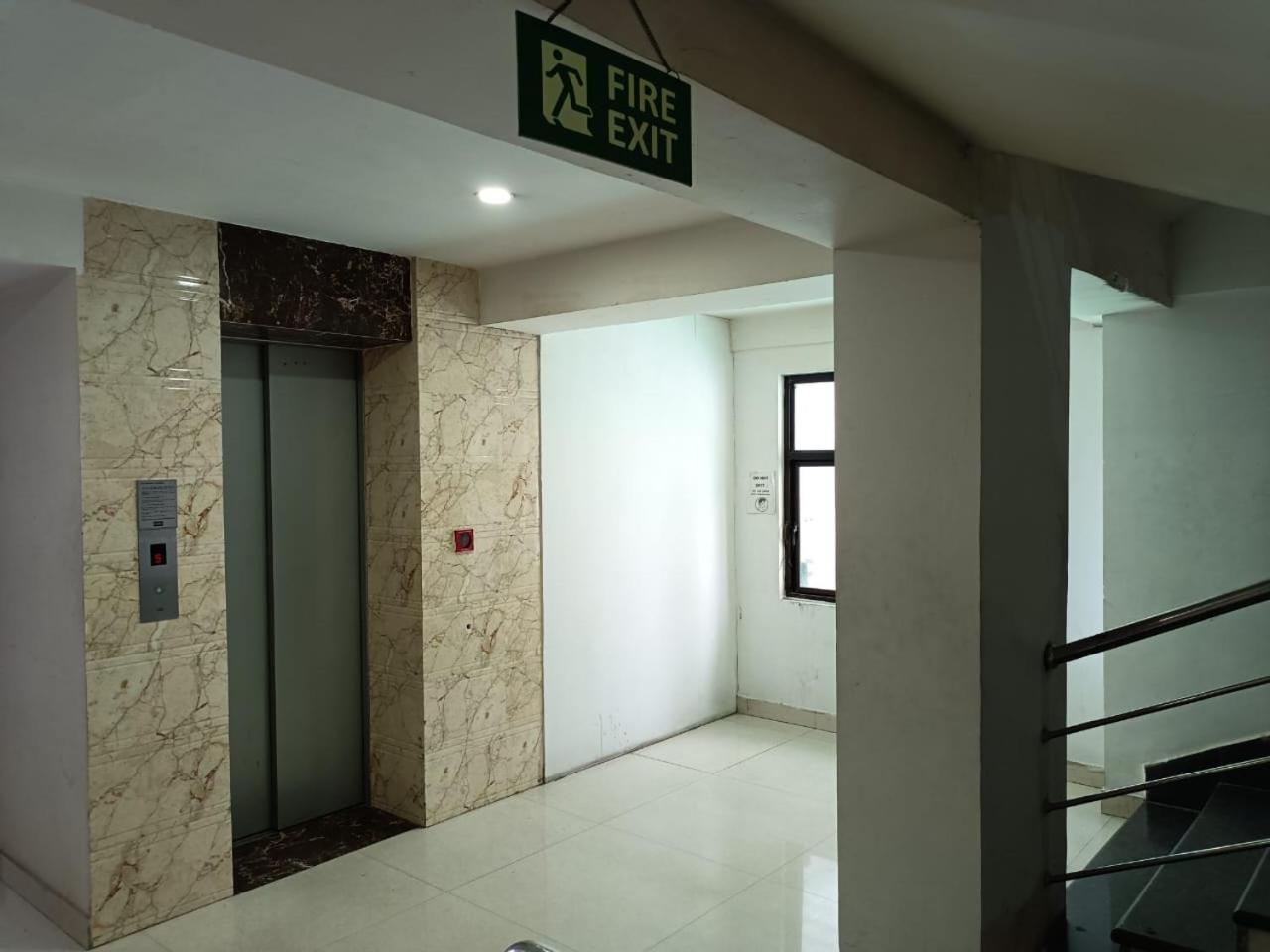 Kusum Hotel Dibrugarh Exteriör bild