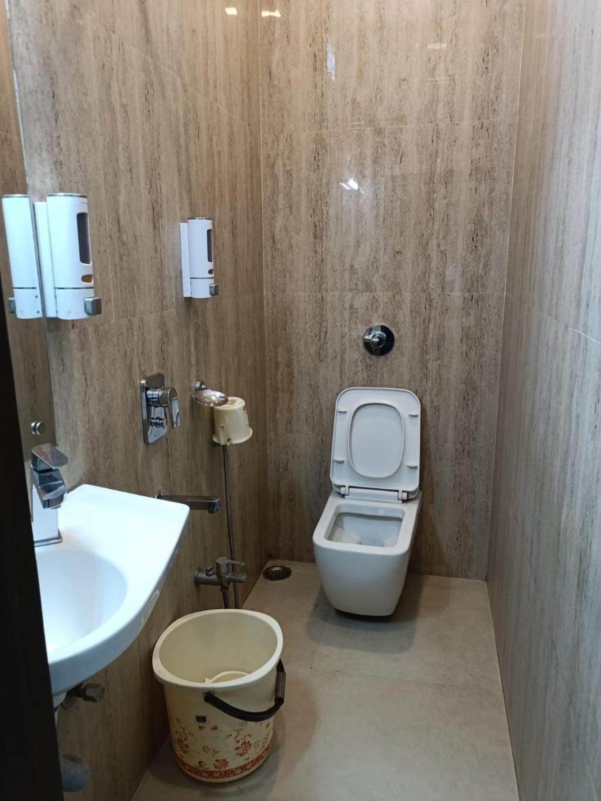 Kusum Hotel Dibrugarh Exteriör bild